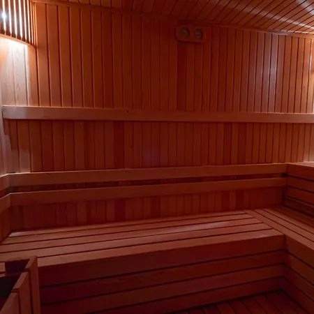 Apartahotel Inci & *